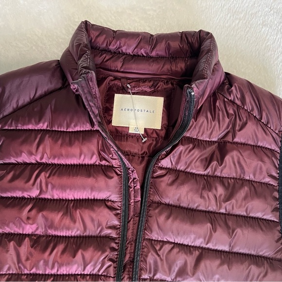 Aeropostale NWOT Burgundy Puffer Vest. #018 - Picture 3 of 5